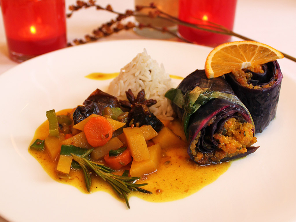 Ayurveda Rezept zu Weihnachten: Rotkohlrouladen mit Pfefferkuchen-Hirse | Ayurveda Parkschlösschen Health Blog