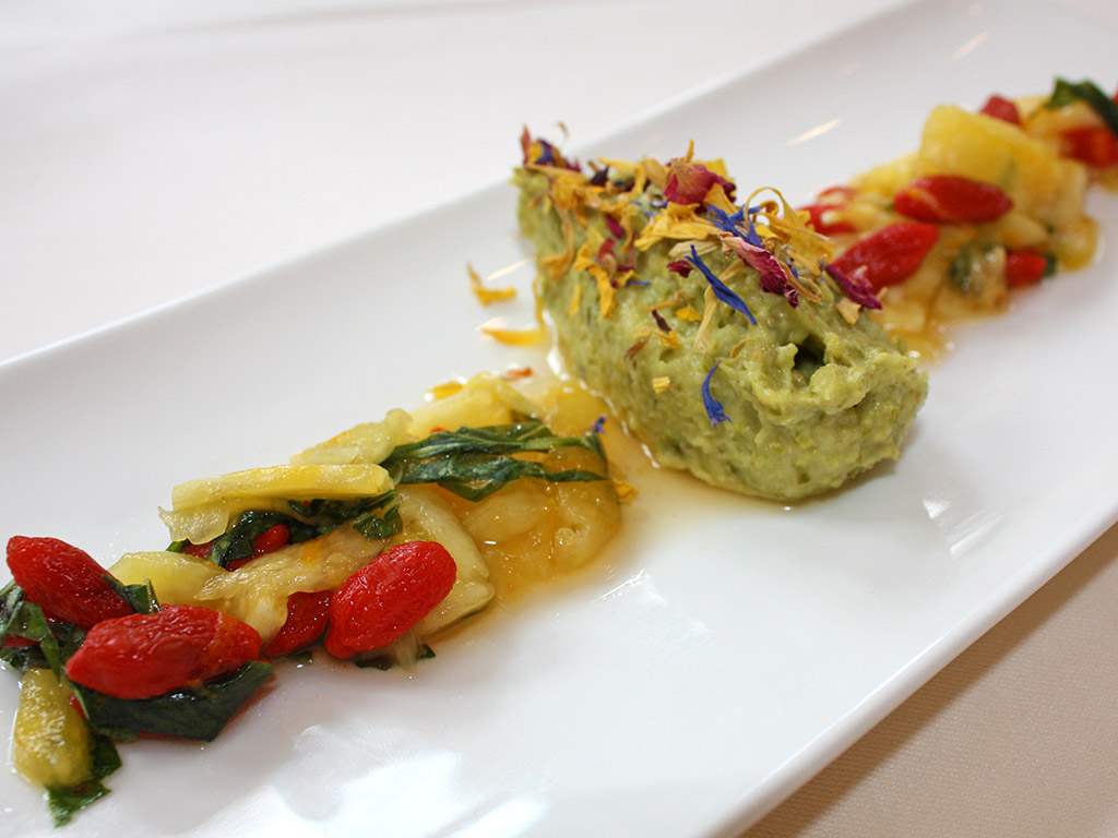 Ayurveda Rezept: Pistaziengrieß an Ananas-Gojibeeren-Salat | Ayurveda Parkschlösschen Health Blog