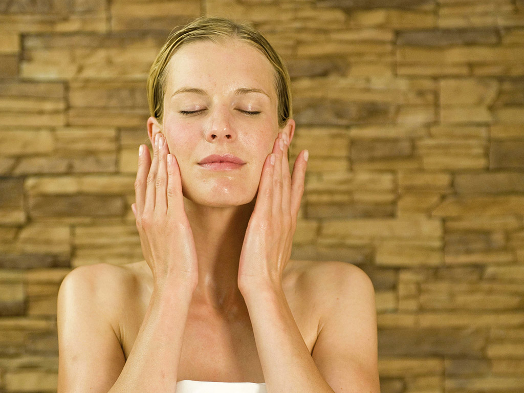 Ayuredische Gesichtsreinigung | Ayurveda Parkschlösschen Health Blog