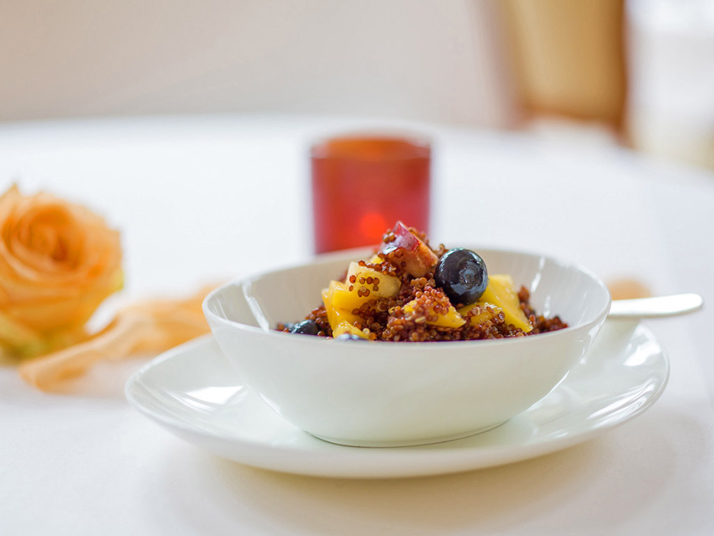 Ayurveda Rezept: Ayurvedischer Frühstücksbrei mit Traubenkompott | Ayurveda Parkschlösschen Health Blog