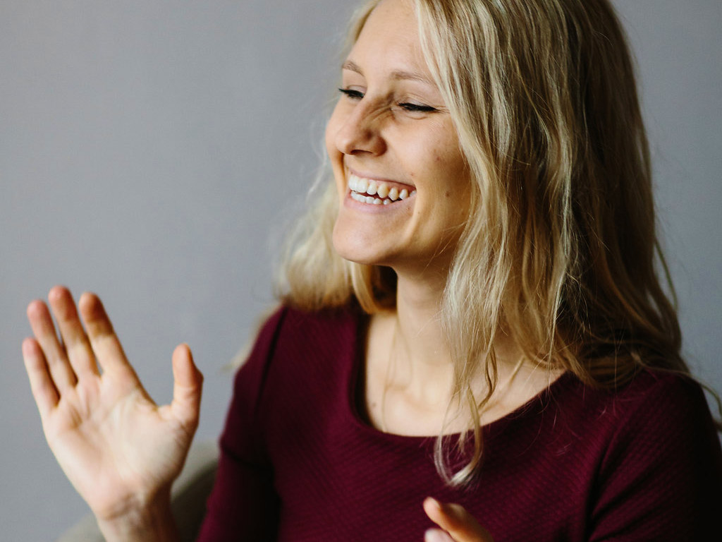 Lachyoga Übung: Lach mit Dir | Ayurveda Parkschlösschen Health Blog