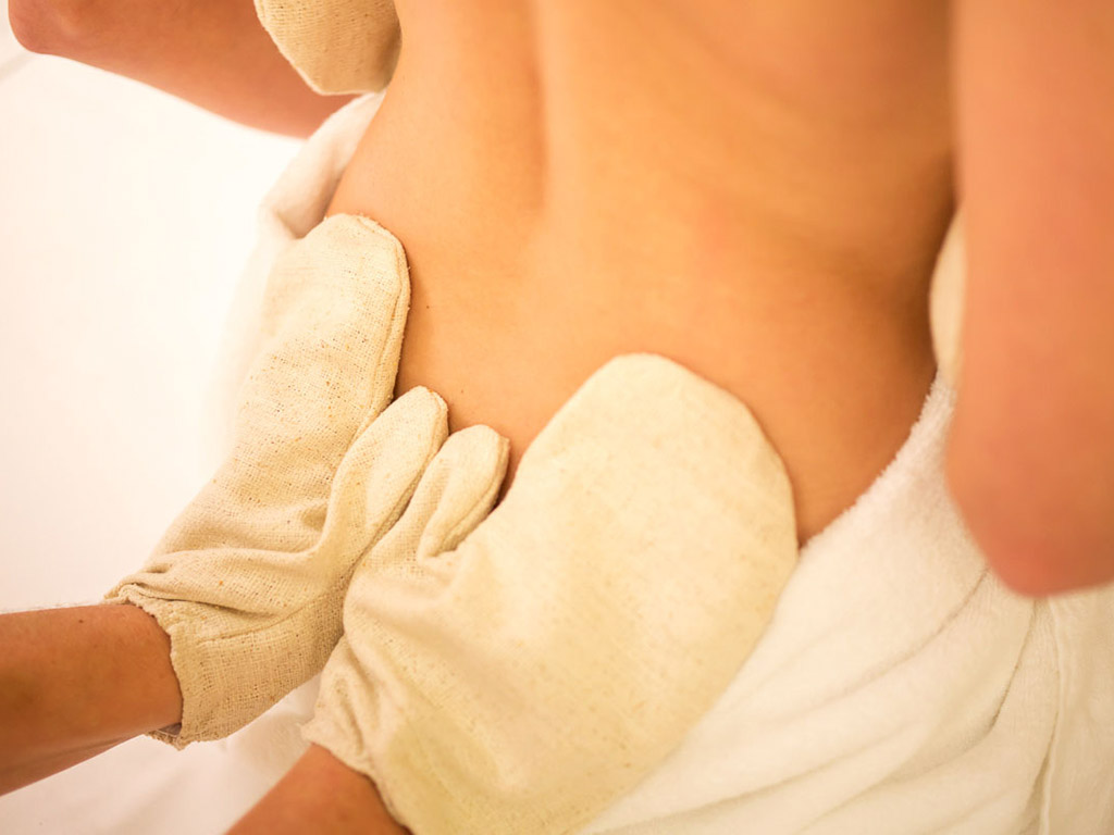 Garshan Massage | Selbstmassage | Ayurveda Parkschlösschen Health Blog