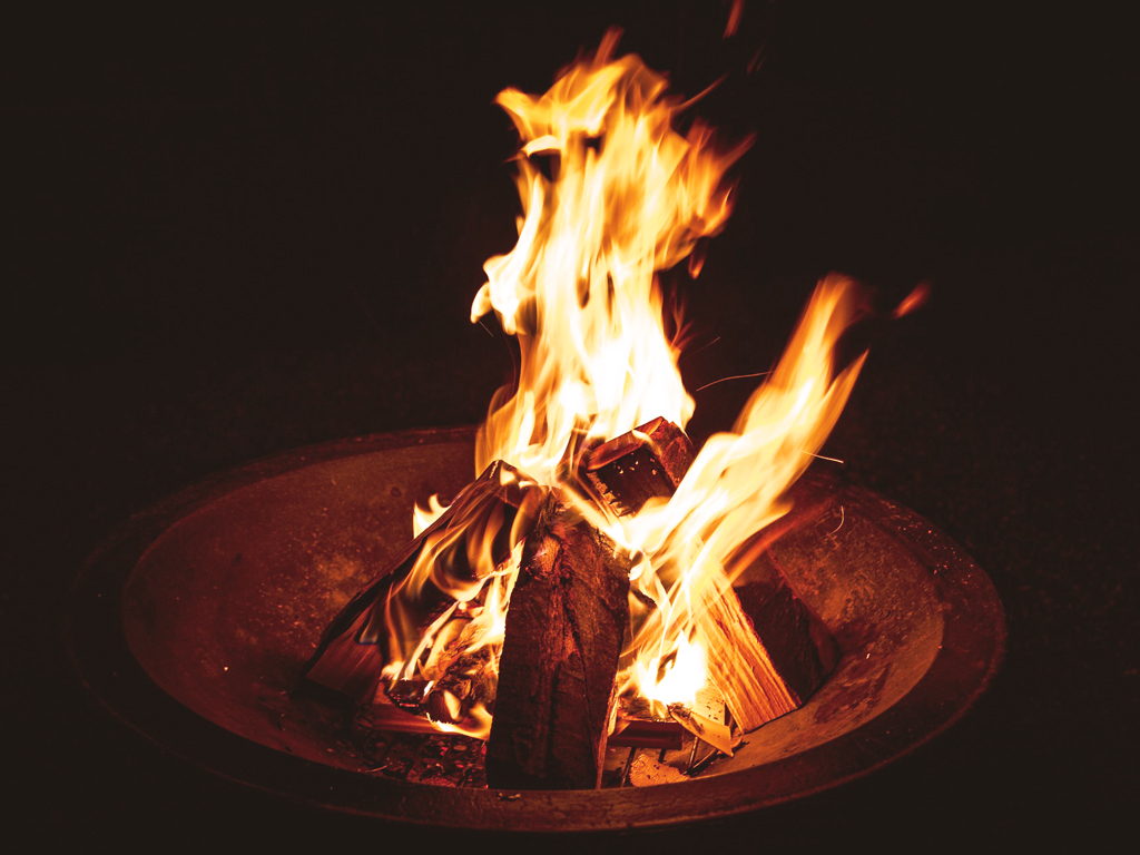Feuerschale für das Feuerritual am Silvesterabend im Ayurveda Parkschlösschen